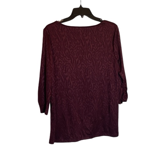 Chico’s Women Textured Ruched Sleeve Top Size 0 Maroon 3/4 Sleeves Blouse Office - Picture 2 of 11